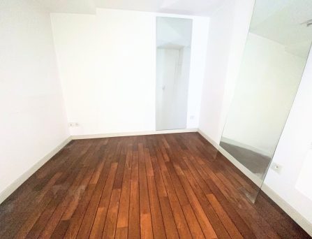 Local professionnel de 32 m² – Réf AIGLE